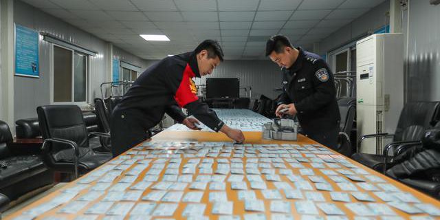 北京鐵警搗毀特大制販假票窩點查獲假票2萬余張
